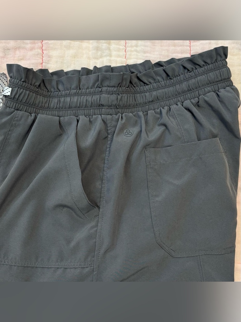 EUC Zella High Rise Camp Shorts, Women XS, Gray, Elastic Drawstring Rolled Cuffs - Picture 11 of 12